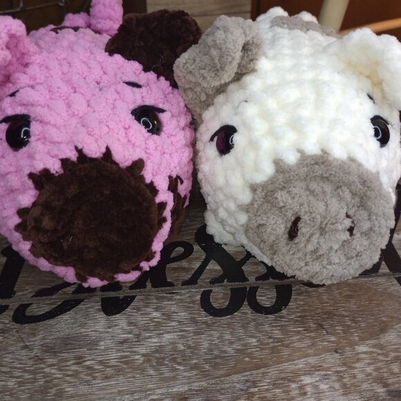Muddy Chubby Pig! Bubblegum Pink!  Crochet Loaf Pigs are here!  Handmade by ME! - Picture 6 of 6